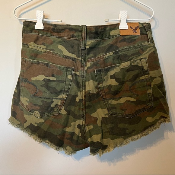 American Eagle Camo Shorts - Picture 2 of 3